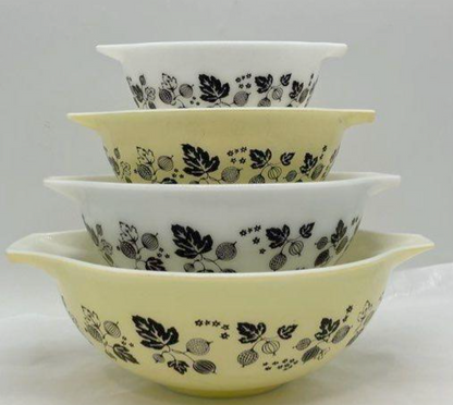 Vintage Pyrex Gooseberry Yellow White Black Cinderella Mixing Bowl Set