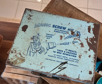 Vintage Metal MAGIC SCREW KIT Organizer