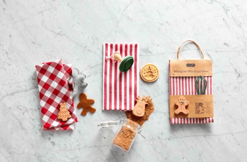 Christmas Tree Baking Set - Veranda Cafe & Mercantile