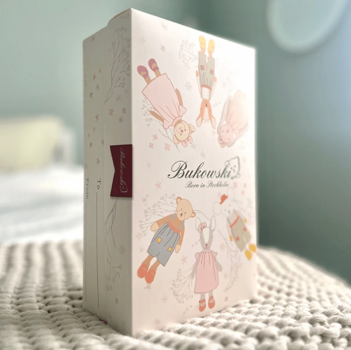 Lucy Blankie w/Gift Box - Veranda Cafe & Mercantile