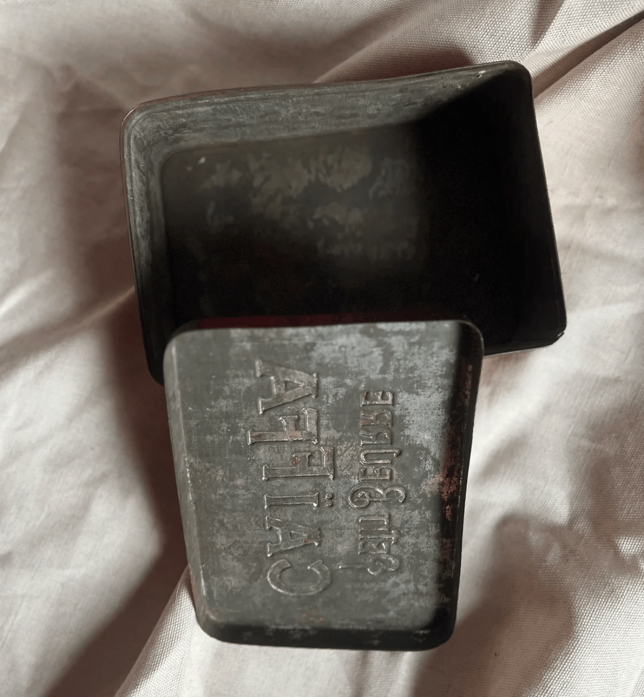 Swiss Vintage Petit Beurre Metal Tin - Veranda Cafe & Mercantile