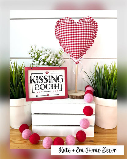 Valentine Rustic Heart Red Gingham Tree - Veranda Cafe & Mercantile