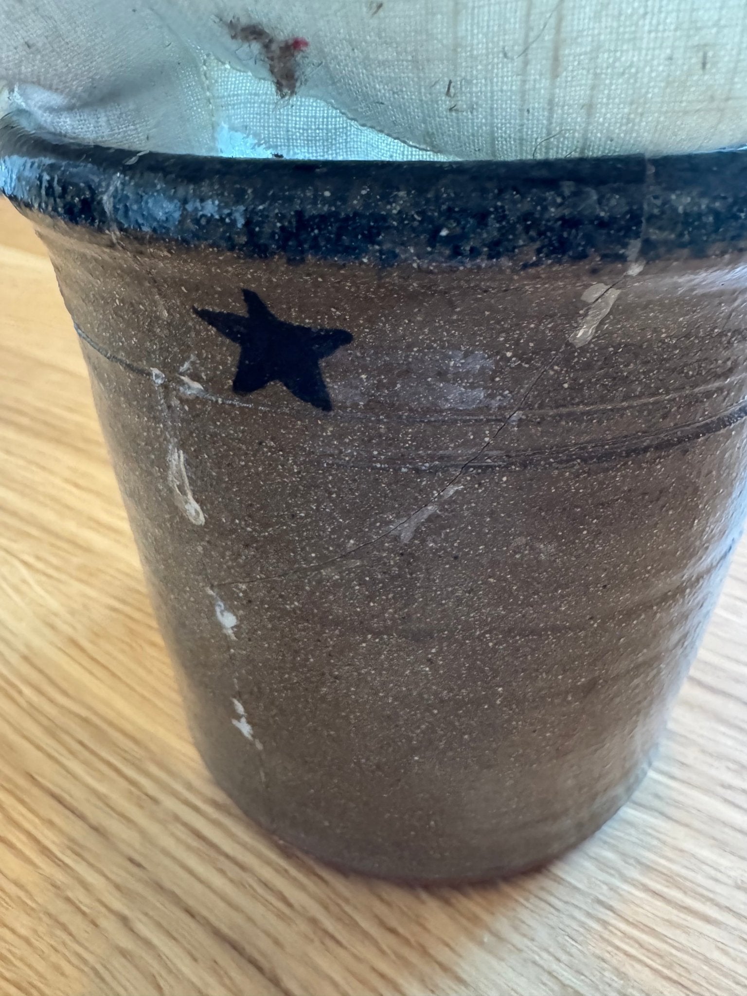 Vintage Small Crock with Crow - Veranda Cafe & Mercantile